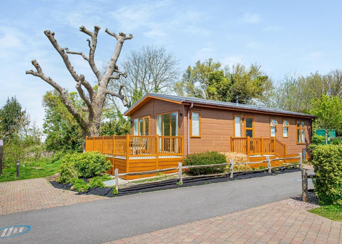 Canterbury Reach Lodge Retreat Petham Exterior foto