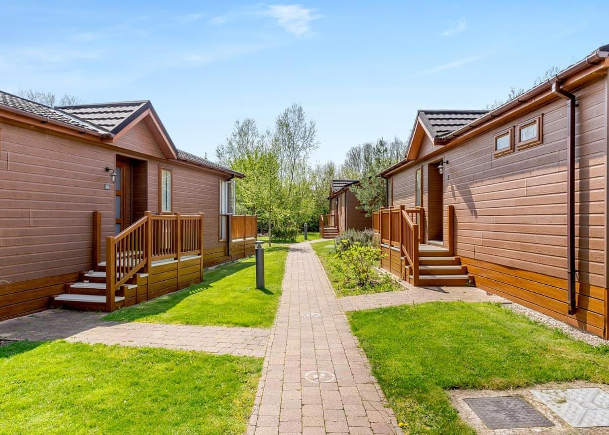 Canterbury Reach Lodge Retreat Petham Exterior foto