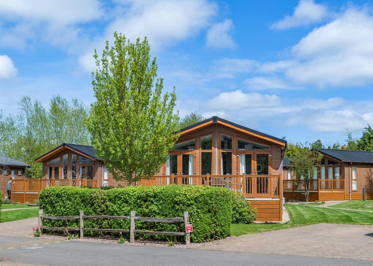 Canterbury Reach Lodge Retreat Petham Exterior foto